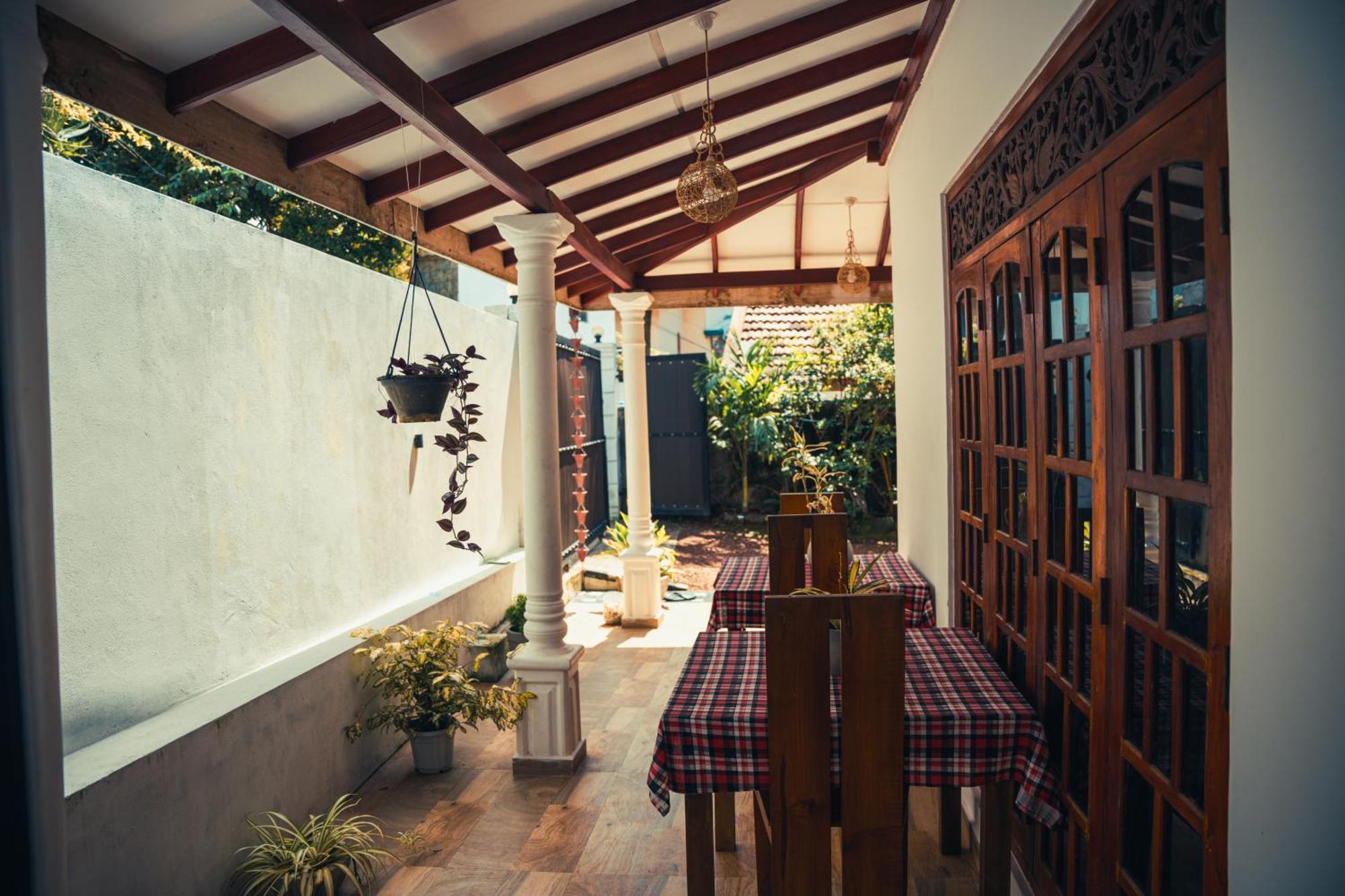 Bisandu Guesthouse Mirissa Kültér fotó