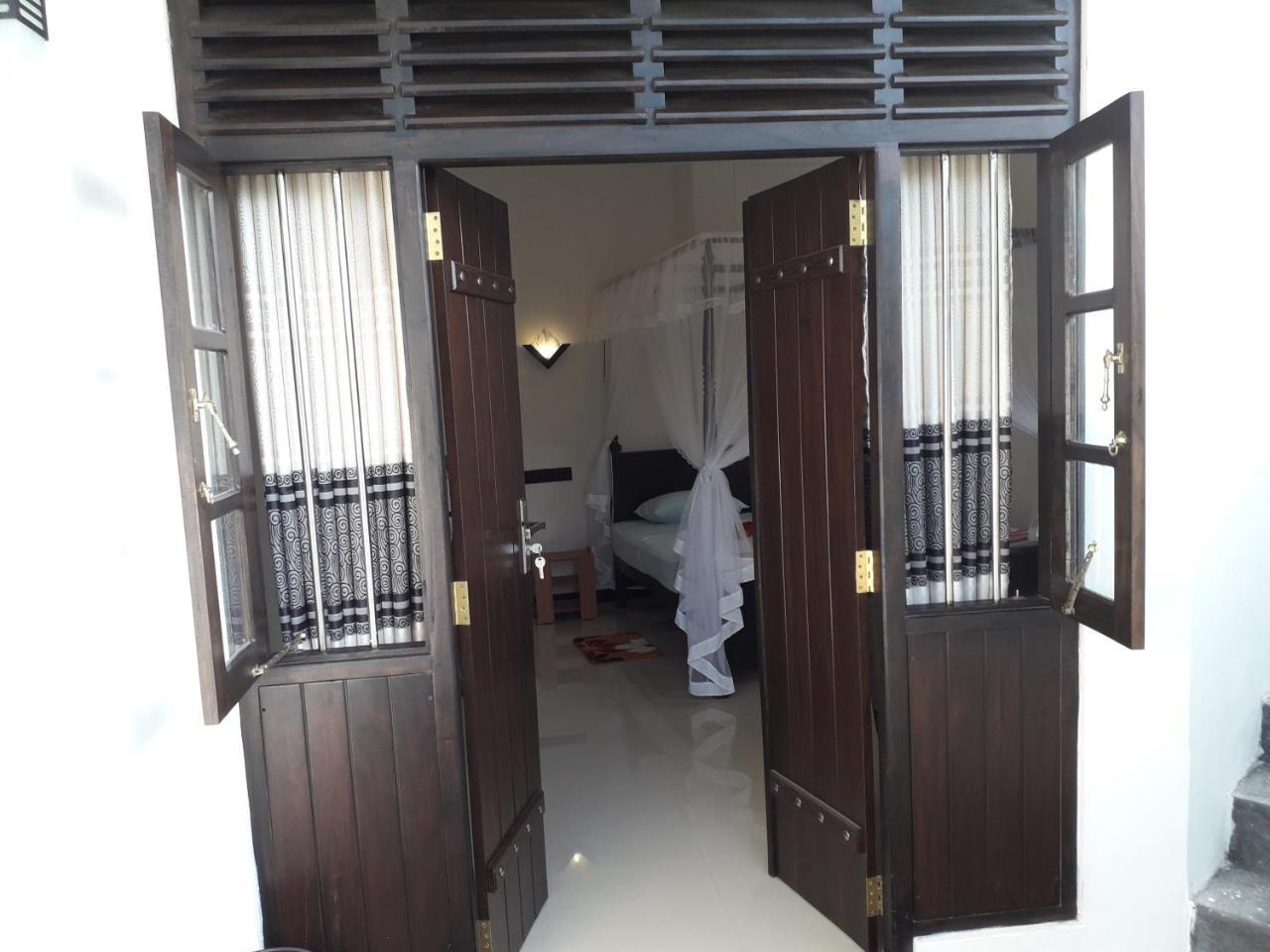 Bisandu Guesthouse Mirissa Kültér fotó