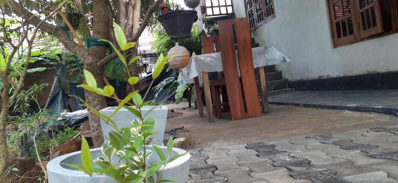 Bisandu Guesthouse Mirissa Kültér fotó
